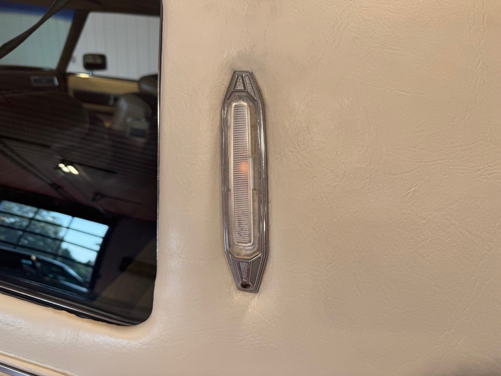 1976 Cadillac DeVille Image 12