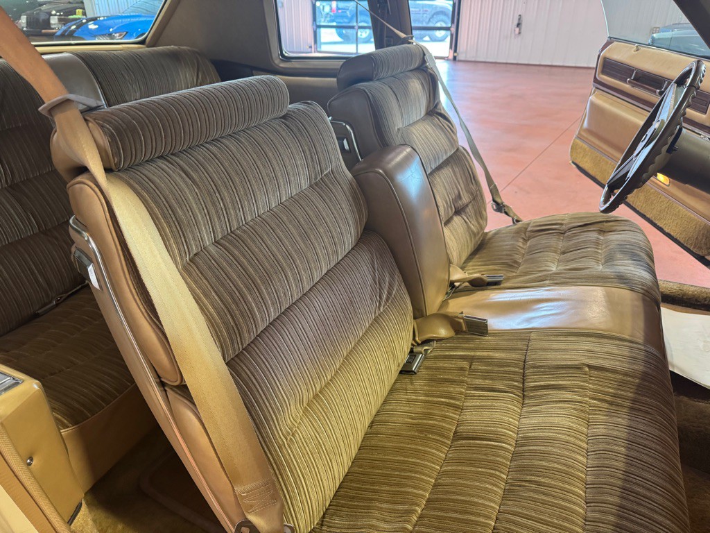 1976 Cadillac DeVille Image 23