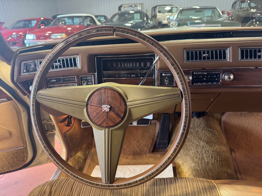 1976 Cadillac DeVille Image 25