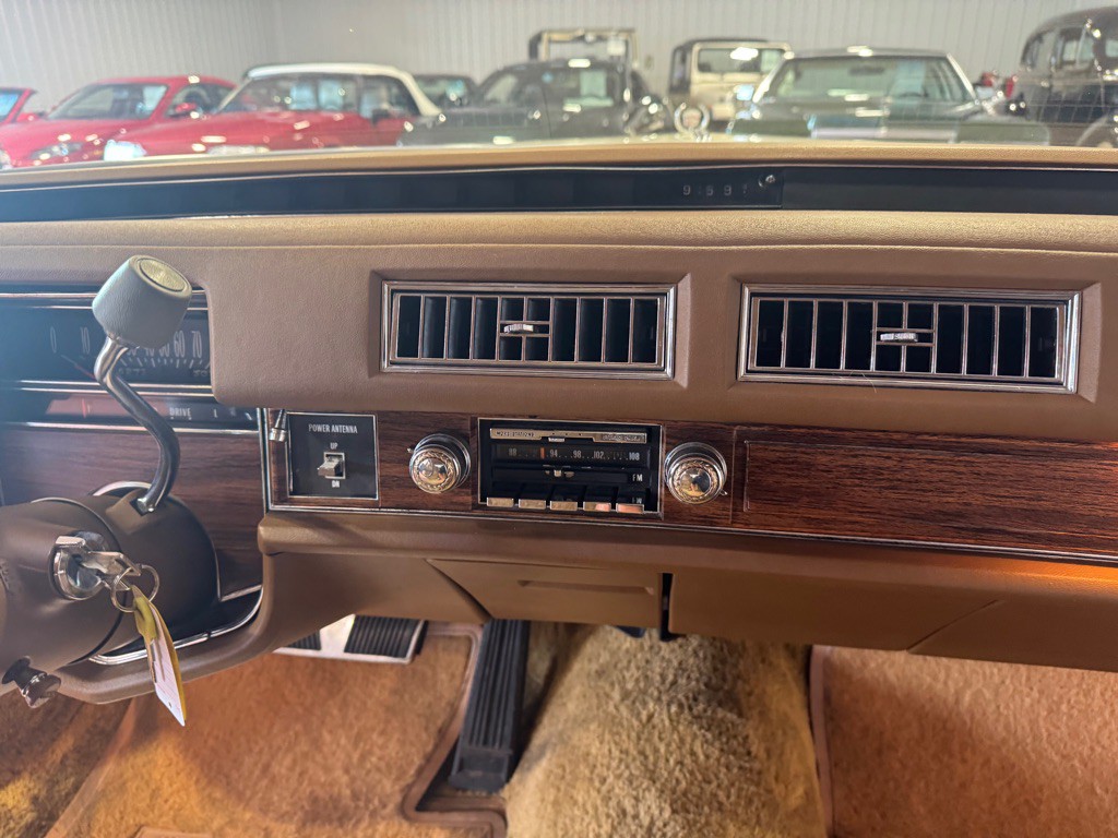 1976 Cadillac DeVille Image 28