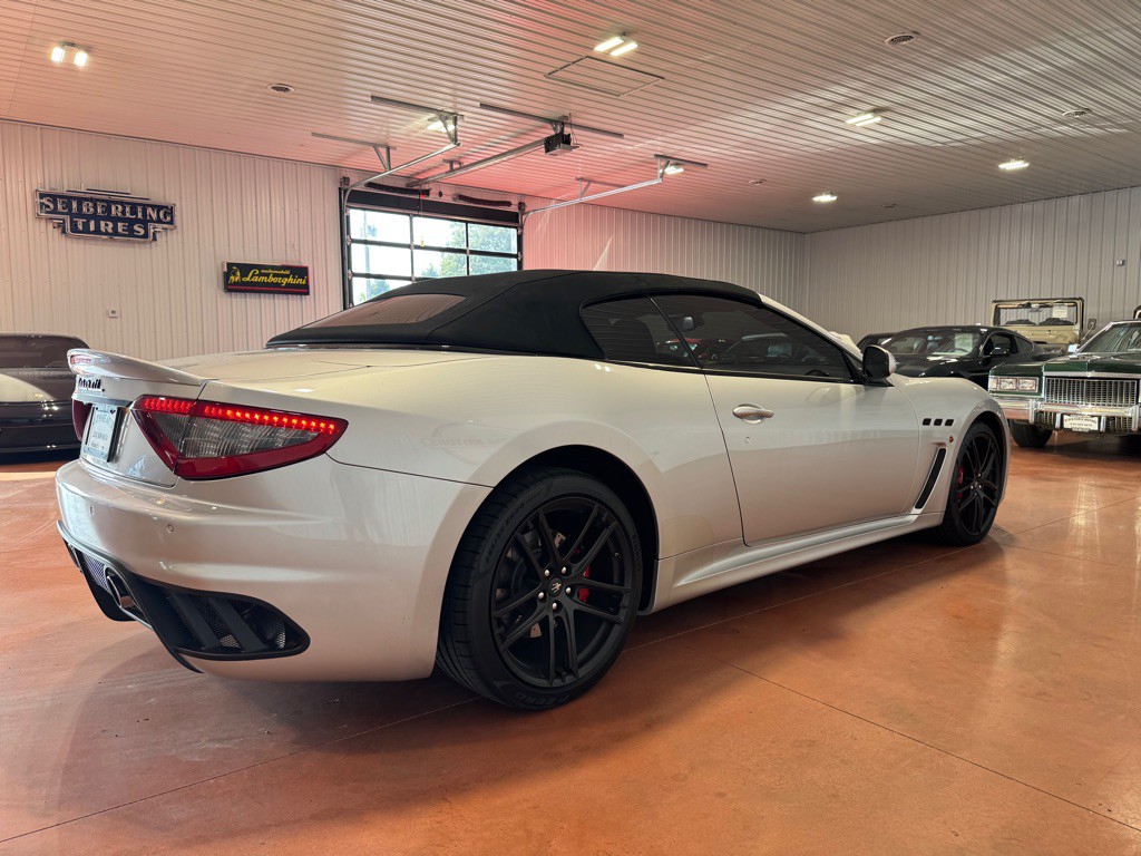 2016 Maserati GranTurismo Image 9