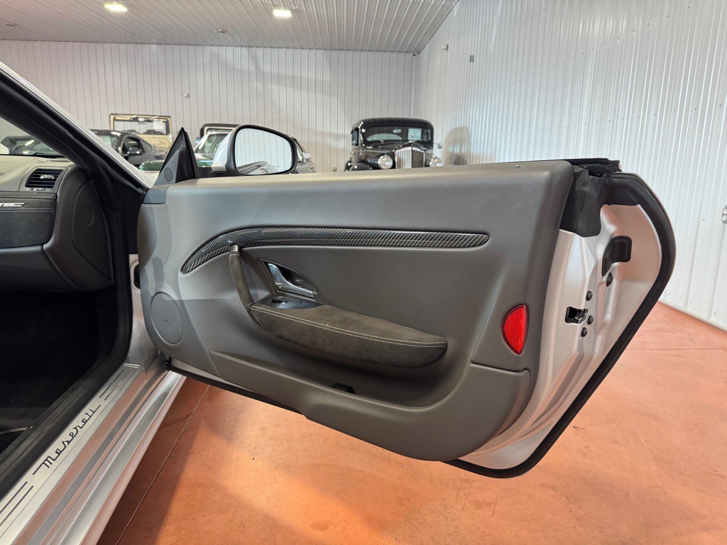 2016 Maserati GranTurismo Image 24