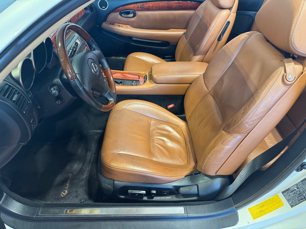 2003 Lexus SC Image 18