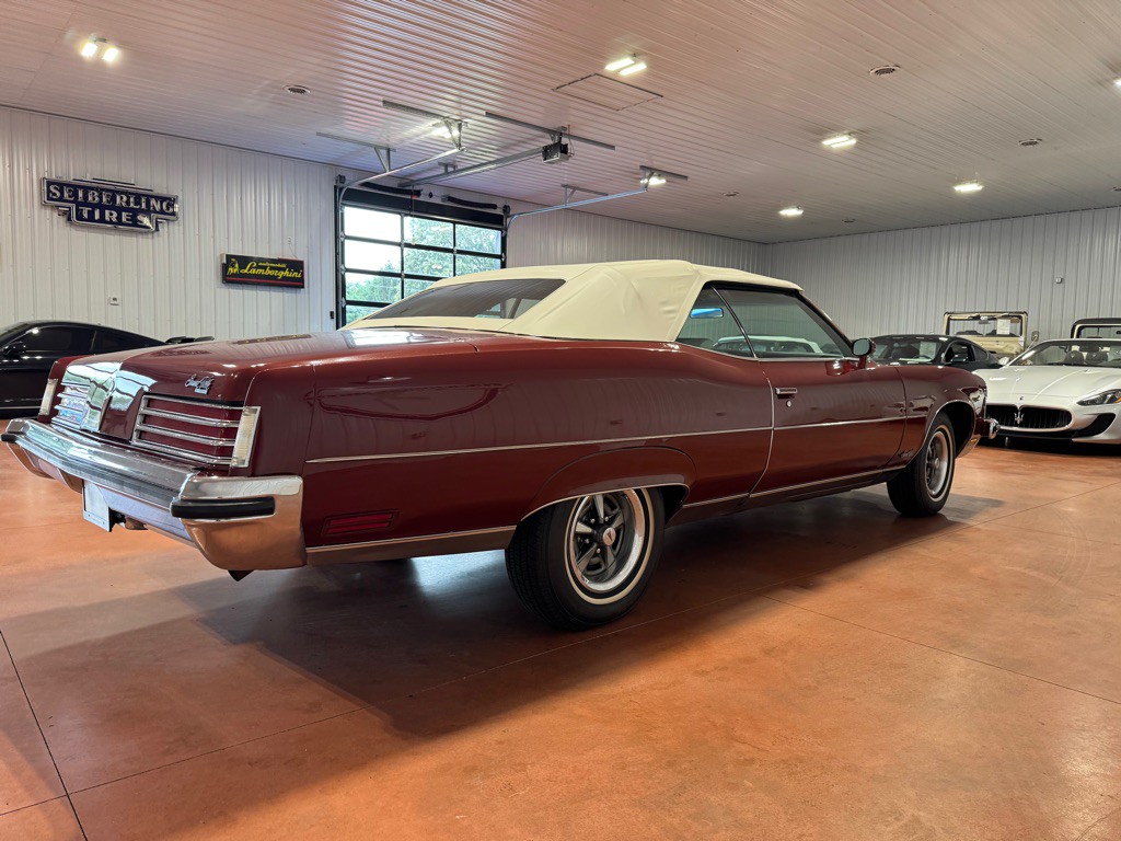 1973 Pontiac Grandville Image 8