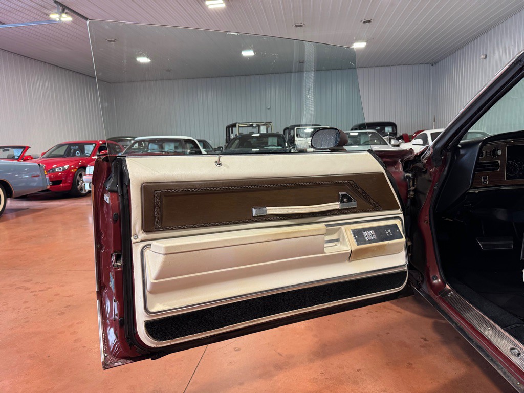 1973 Pontiac Grandville Image 15