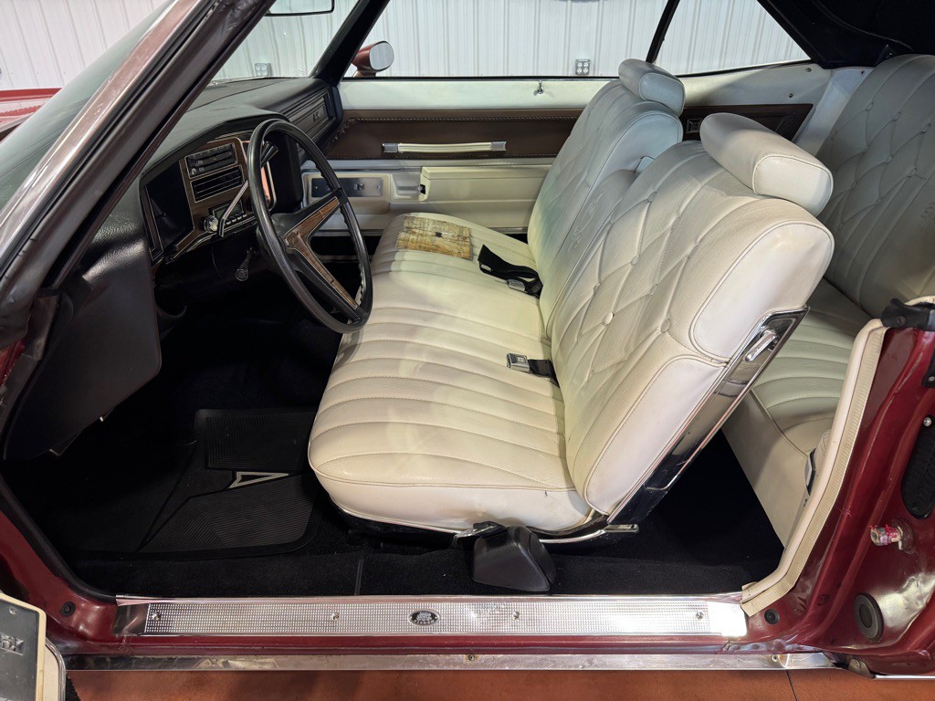1973 Pontiac Grandville Image 16