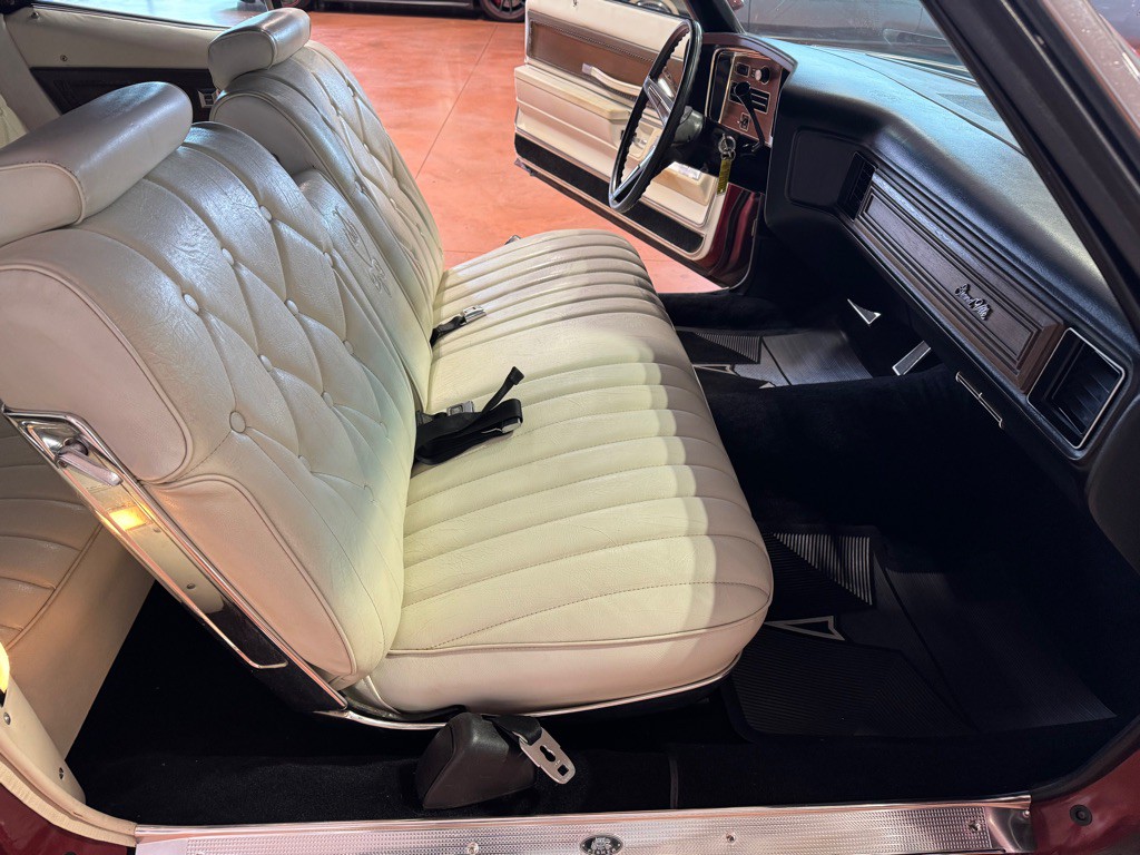 1973 Pontiac Grandville Image 23