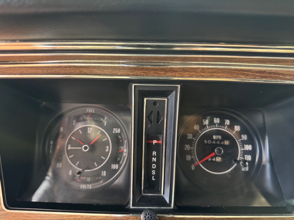 1973 Pontiac Grandville Image 32