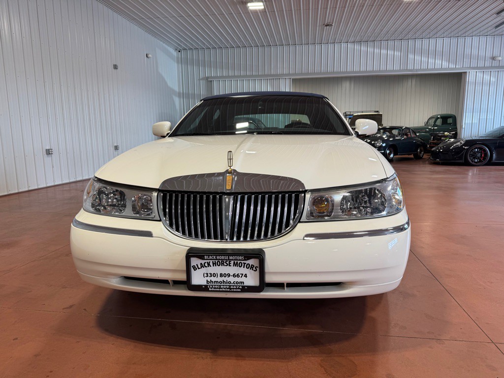 1999 Lincoln Town Car Image 5