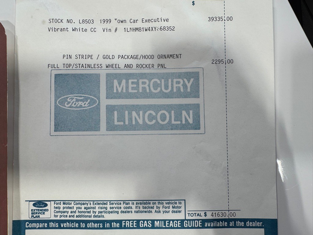 1999 Lincoln Town Car Image 41
