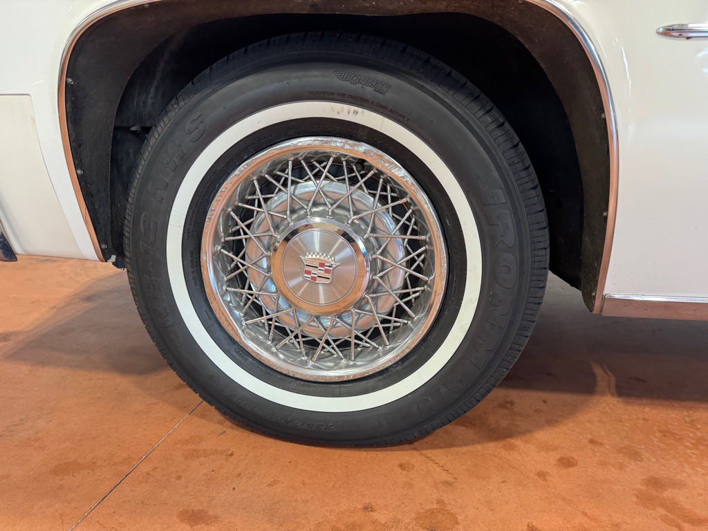 1977 Cadillac DeVille Image 9
