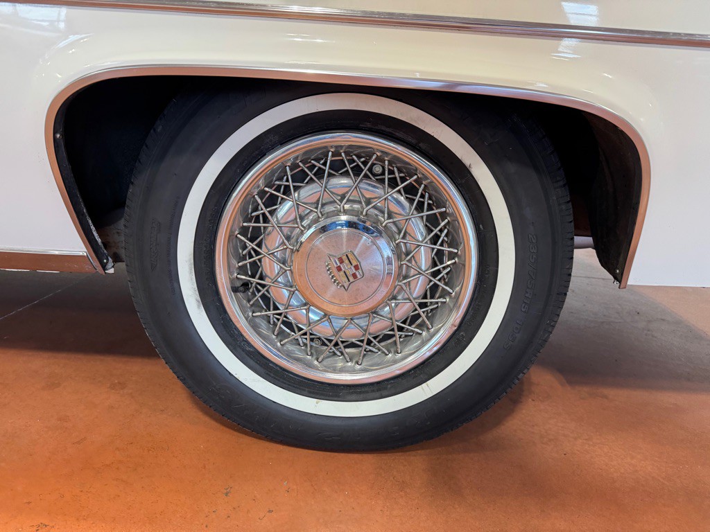 1977 Cadillac DeVille Image 10