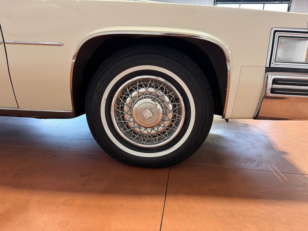 1977 Cadillac DeVille Image 12