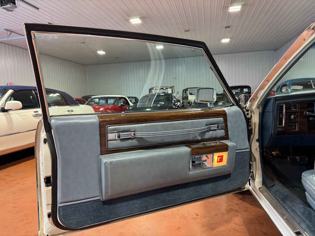 1977 Cadillac DeVille Image 15