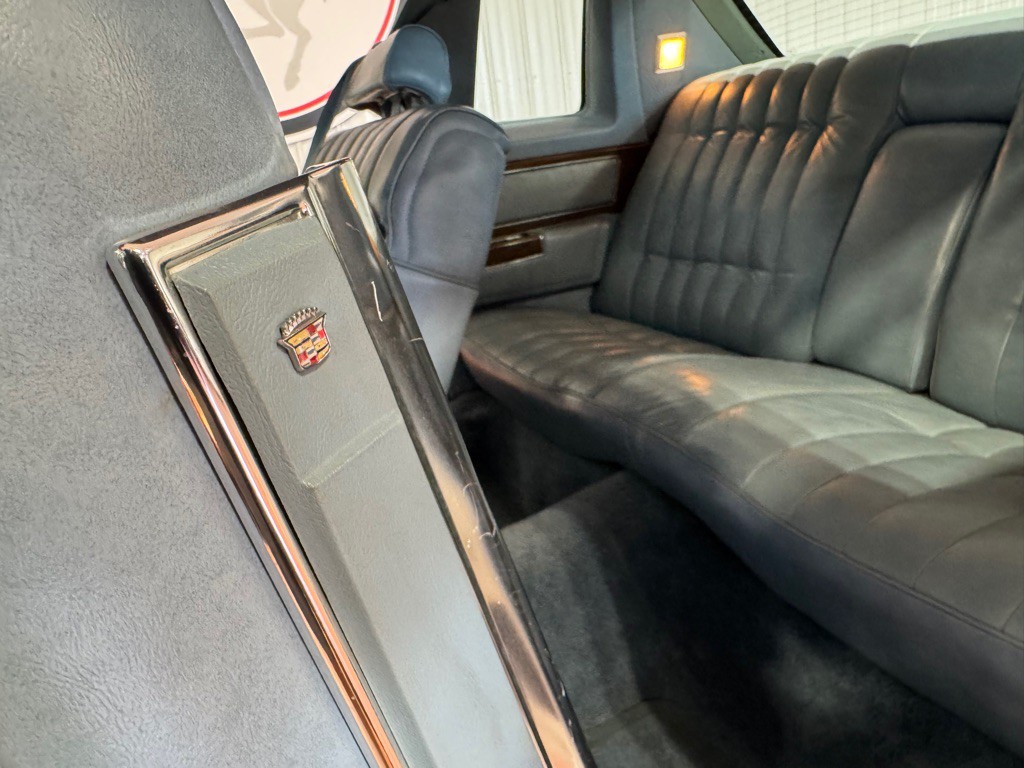 1977 Cadillac DeVille Image 19