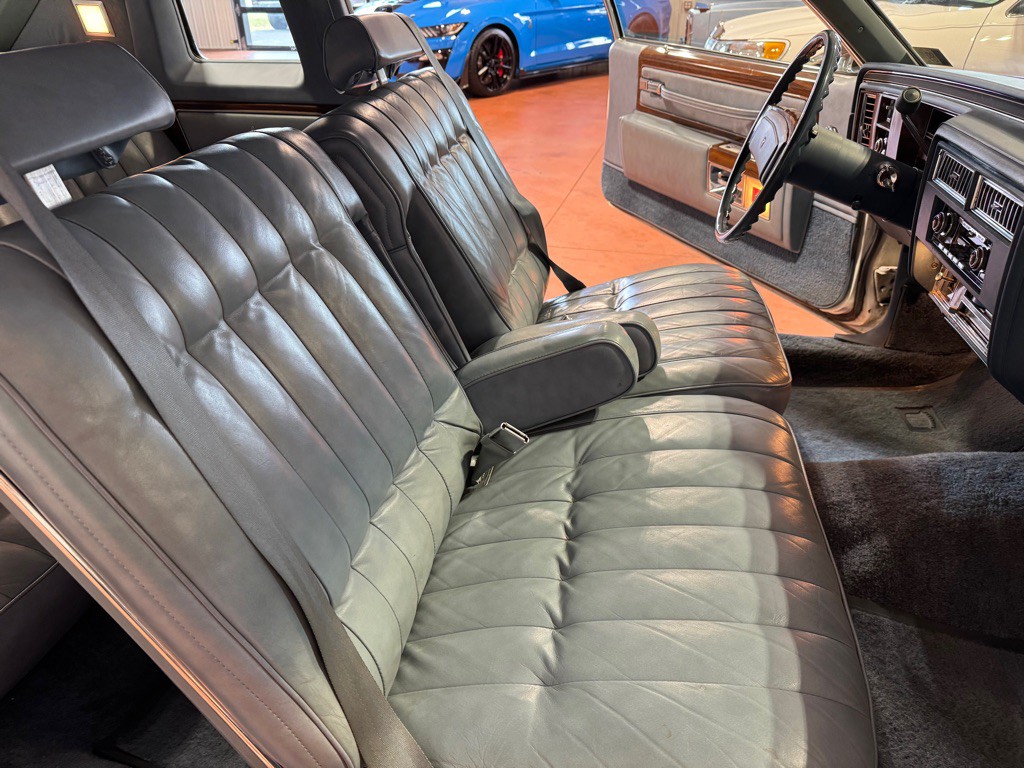 1977 Cadillac DeVille Image 23