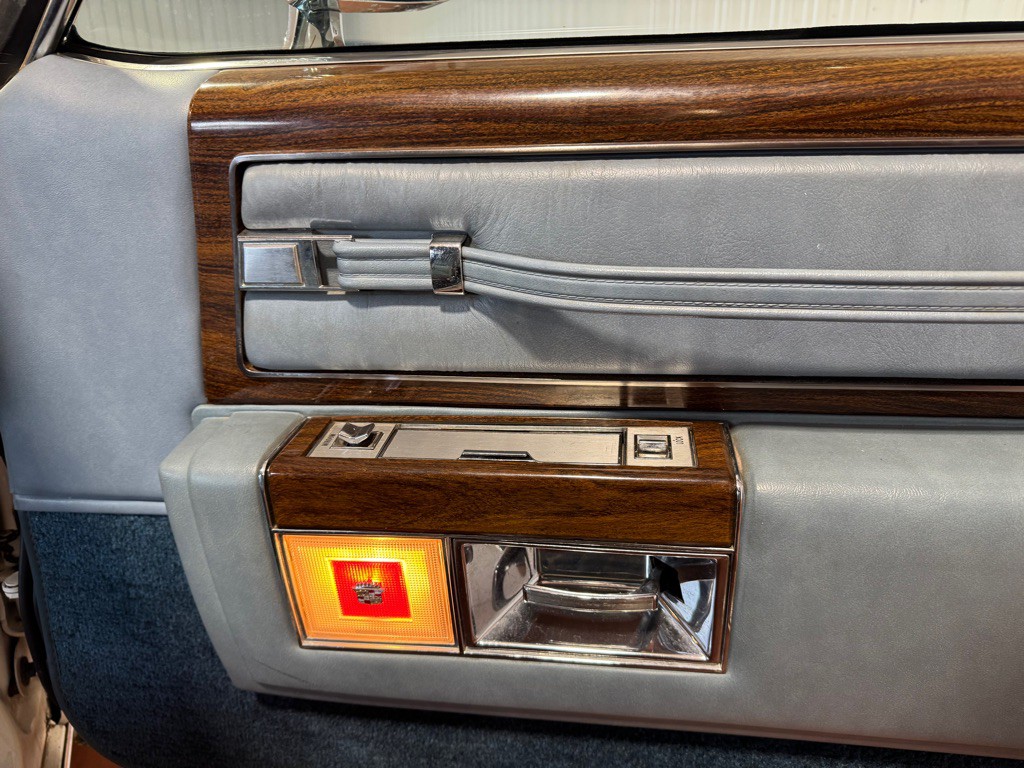 1977 Cadillac DeVille Image 25