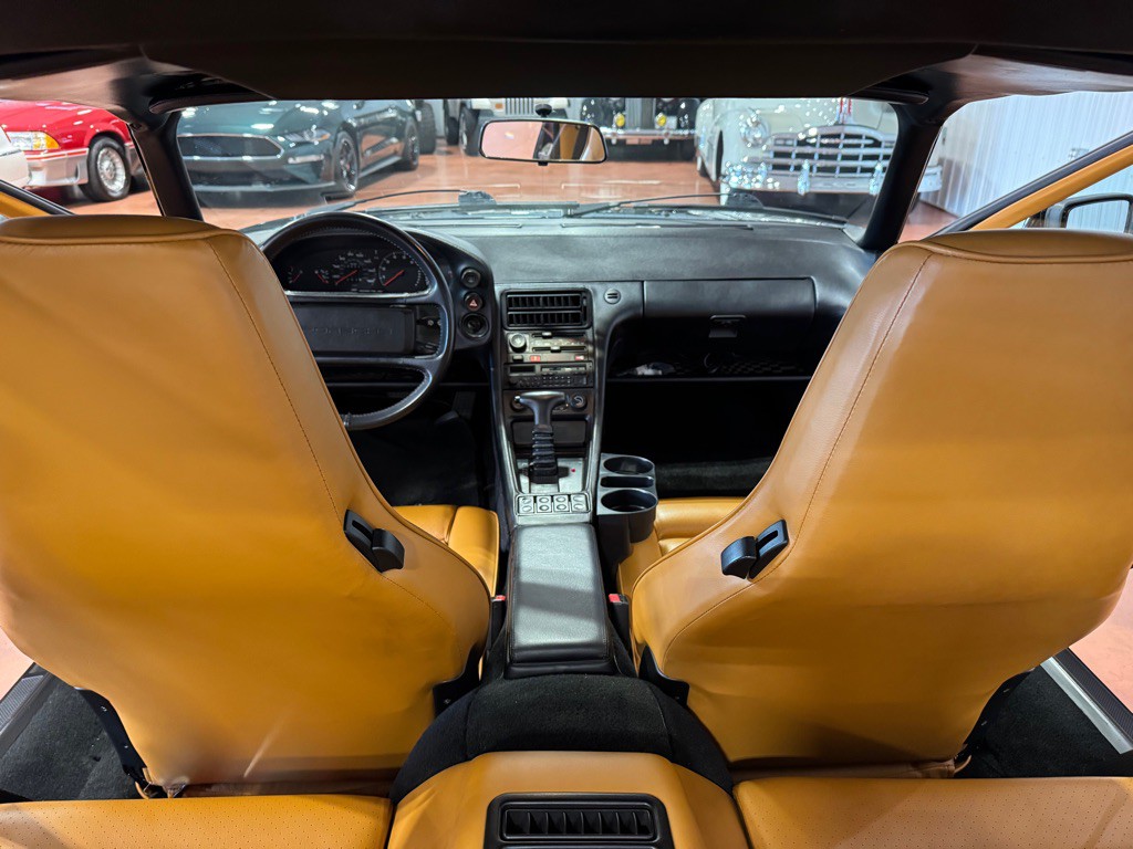 1986 Porsche 928 Image 28