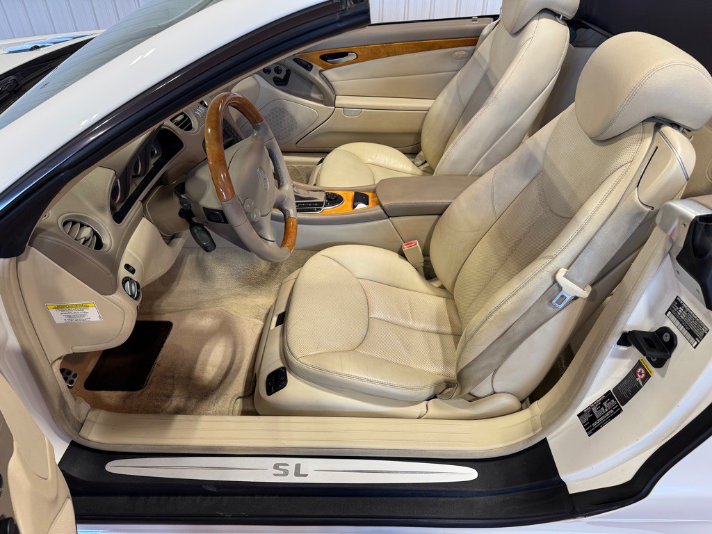 2005 Mercedes-Benz SL-Class Image 19