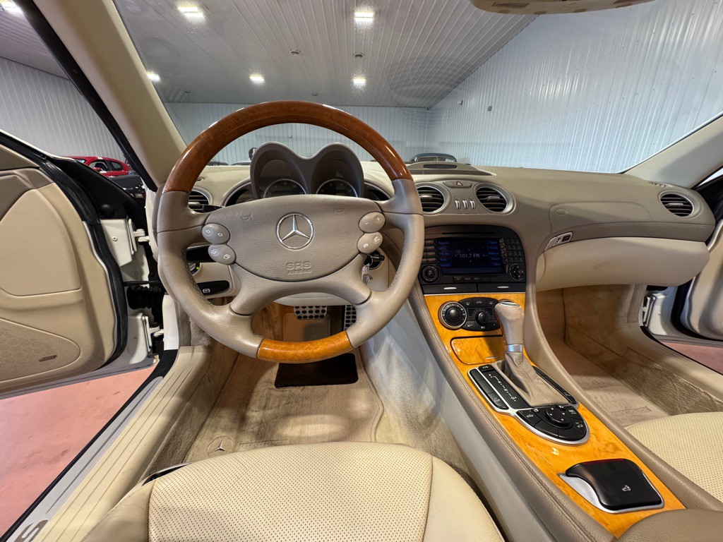 2005 Mercedes-Benz SL-Class Image 30