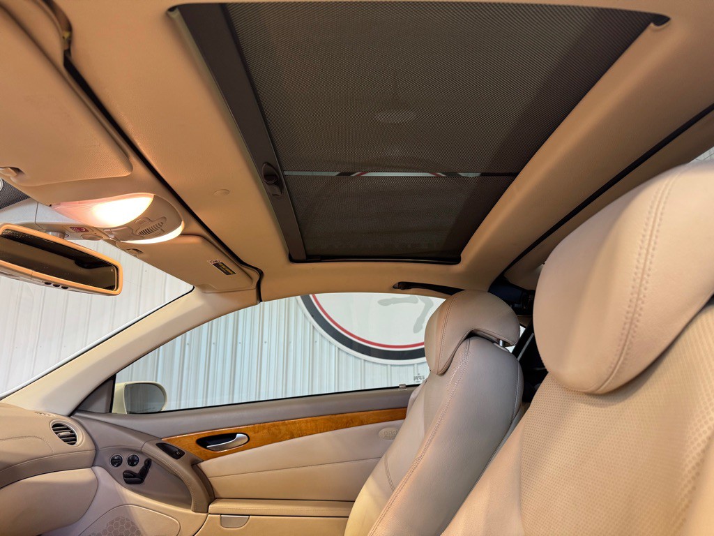 2005 Mercedes-Benz SL-Class Image 34