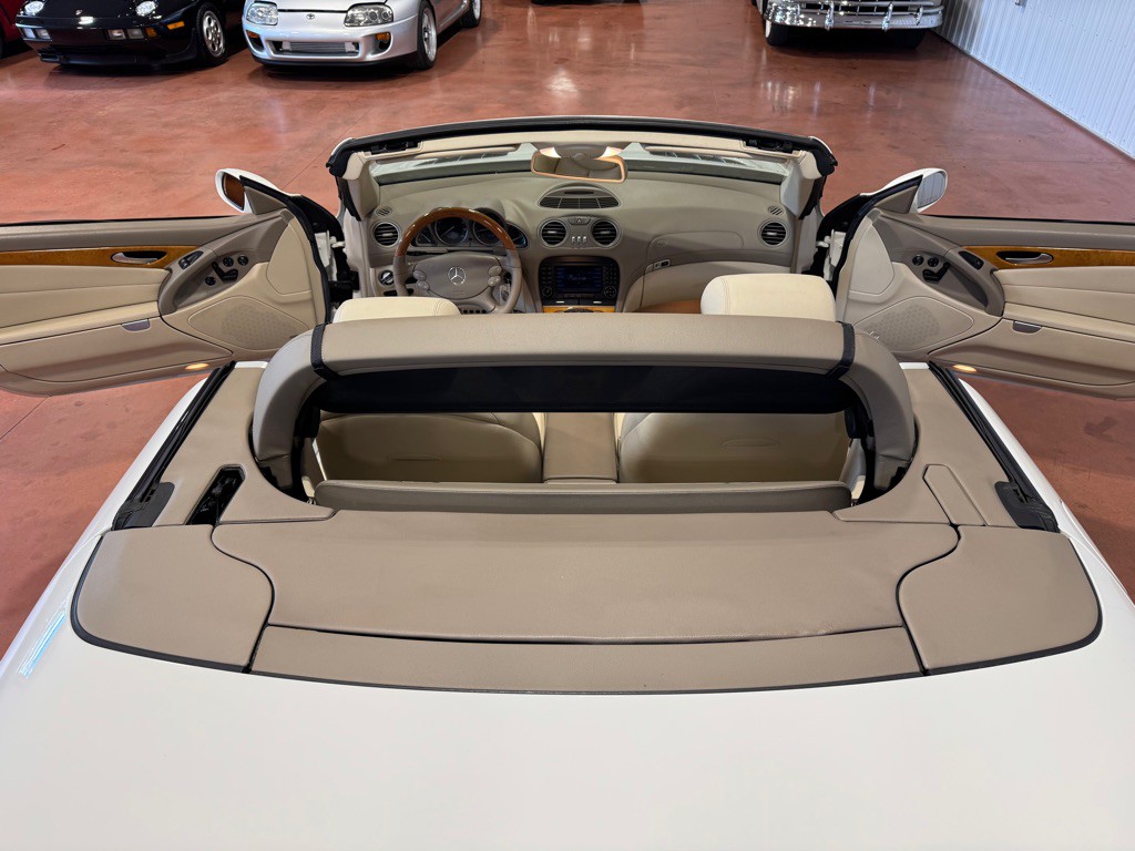 2005 Mercedes-Benz SL-Class Image 35
