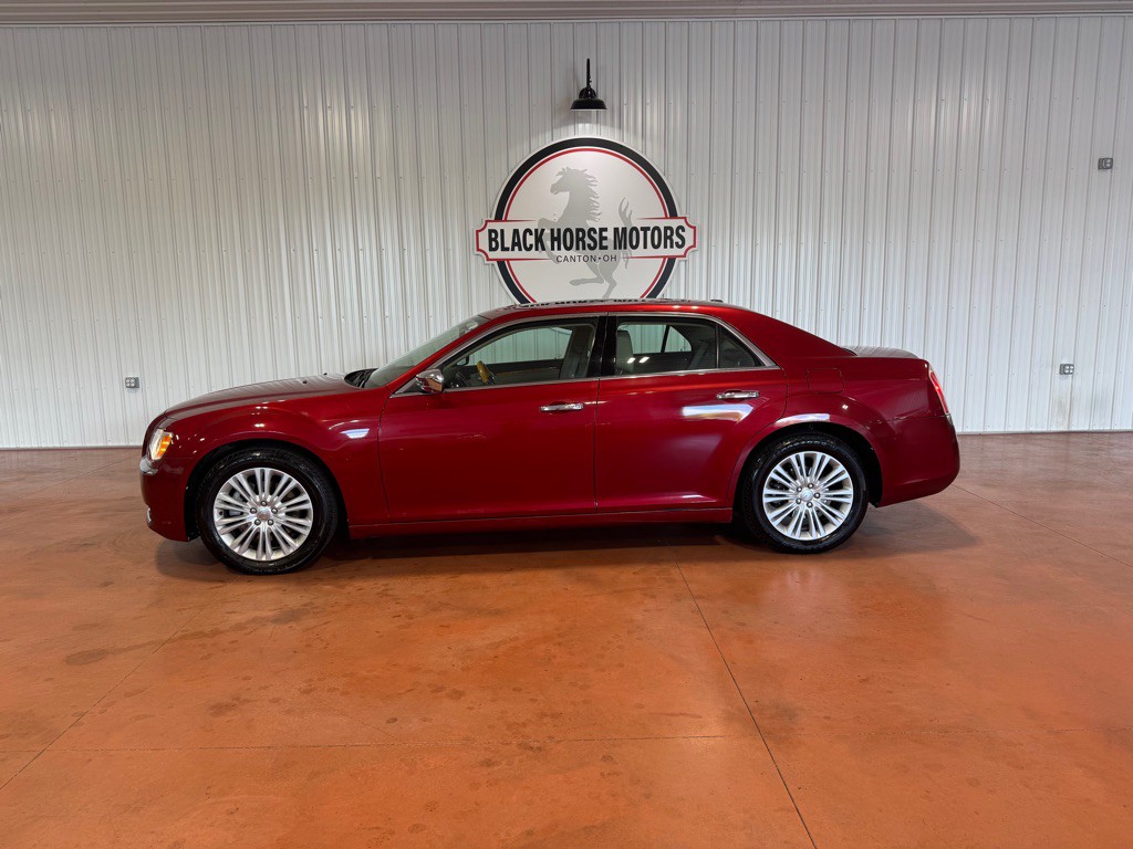 2012 Chrysler 300 Image 1