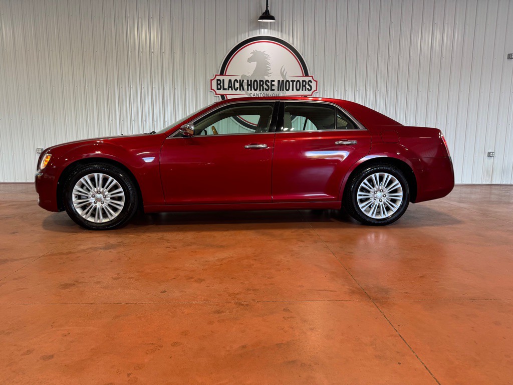 2012 Chrysler 300 Image 2