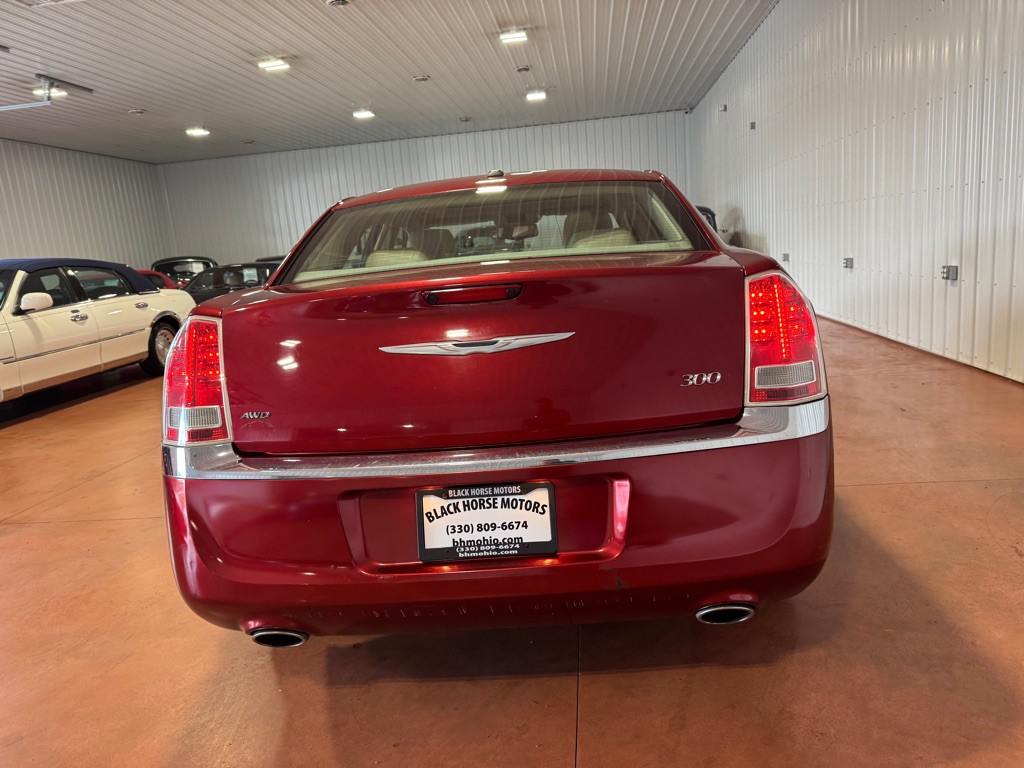 2012 Chrysler 300 Image 9