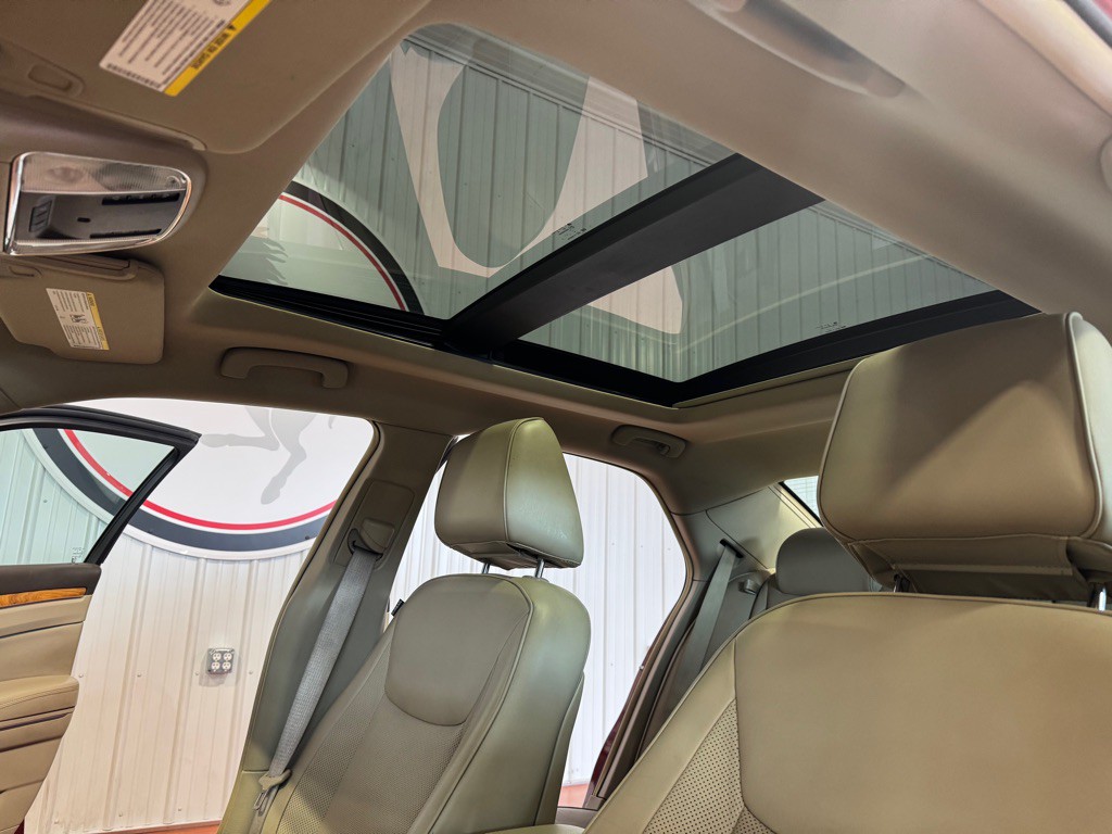 2012 Chrysler 300 Image 18