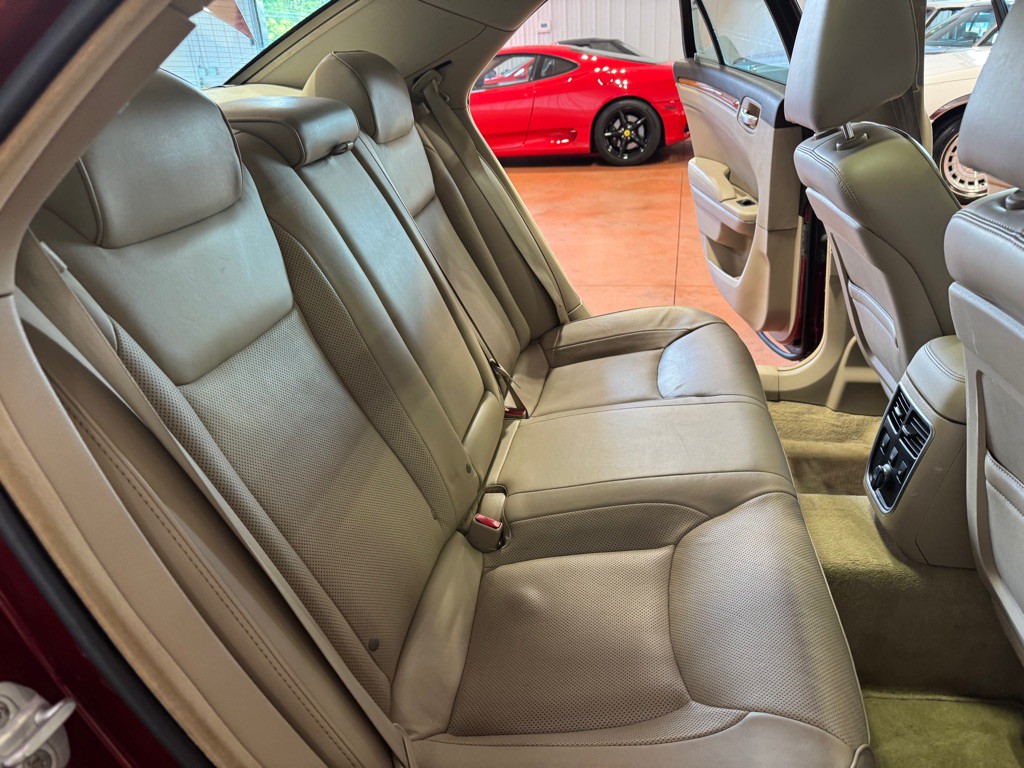 2012 Chrysler 300 Image 27