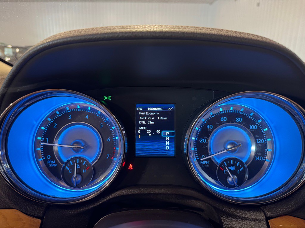 2012 Chrysler 300 Image 33