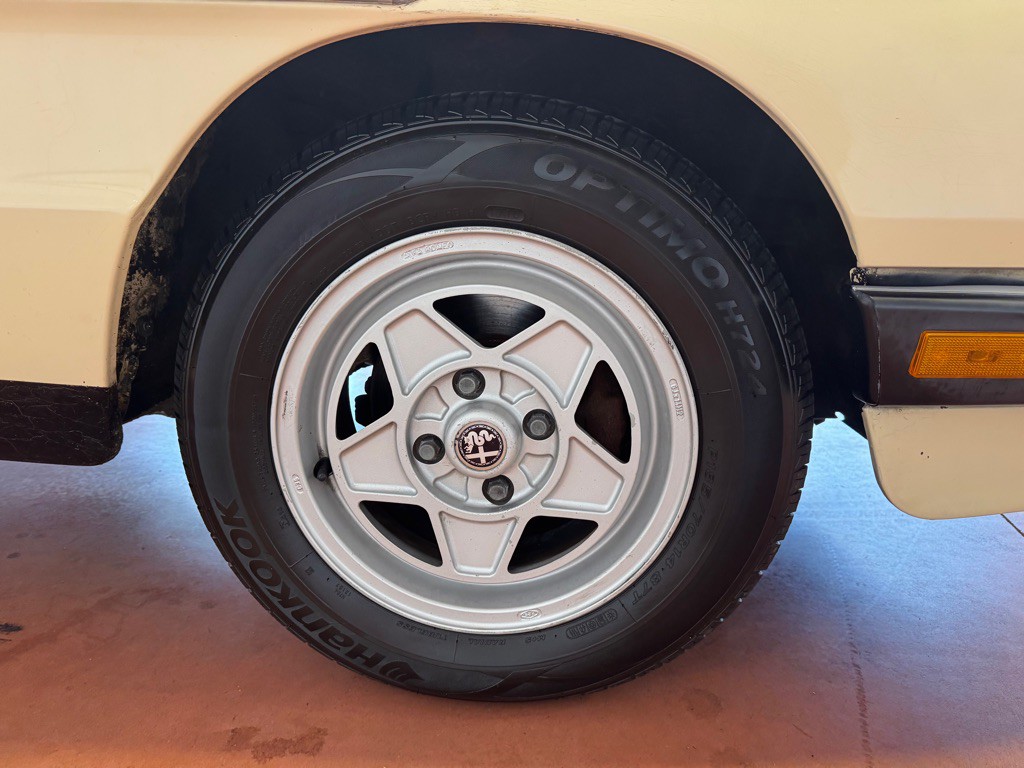 1987 Alfa Romeo Spider Image 13