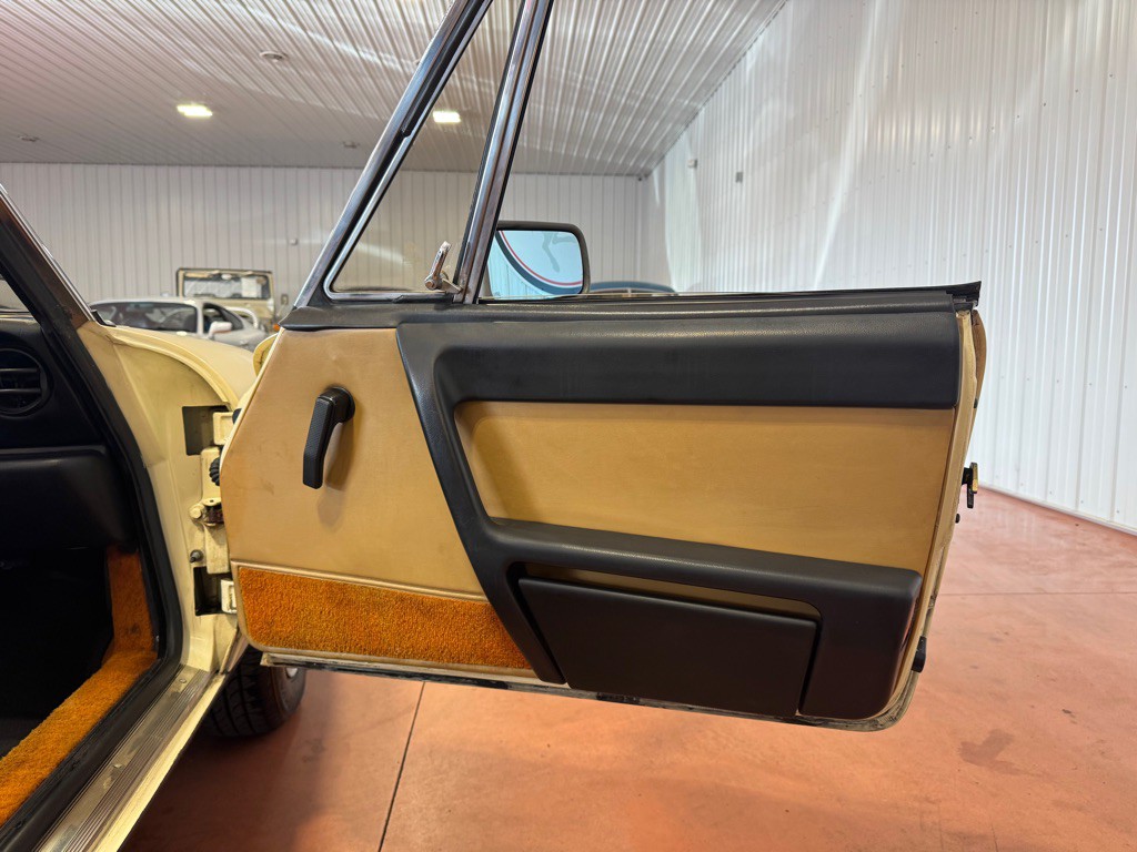 1987 Alfa Romeo Spider Image 20