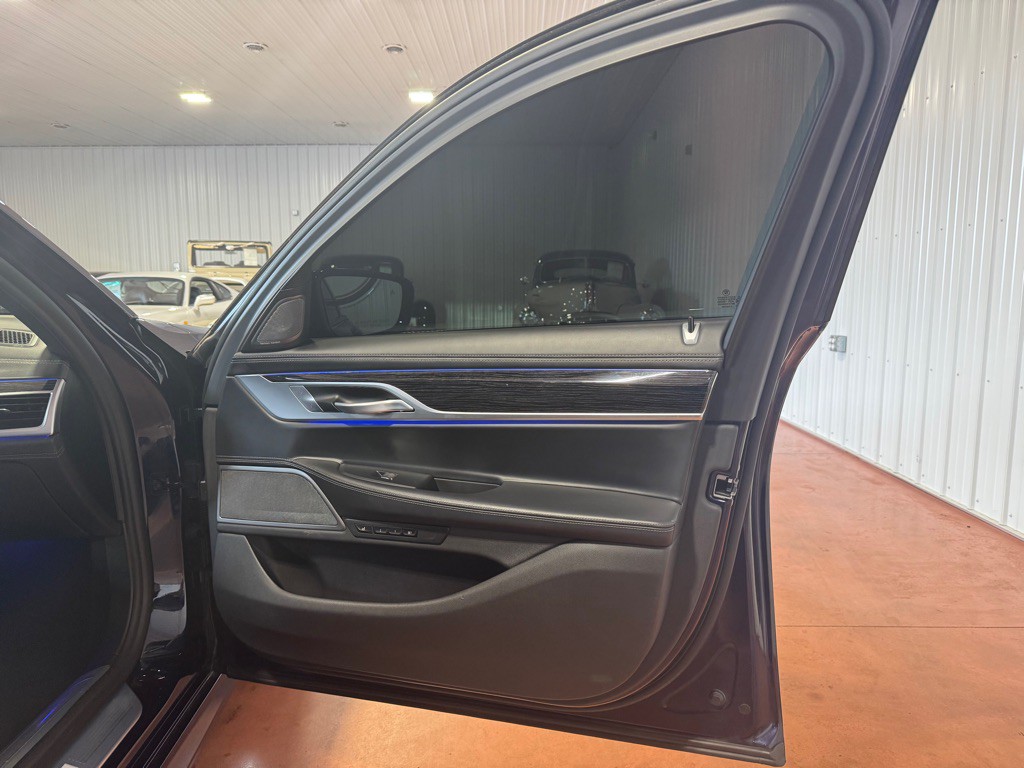 2021 BMW 7 Series Image 23