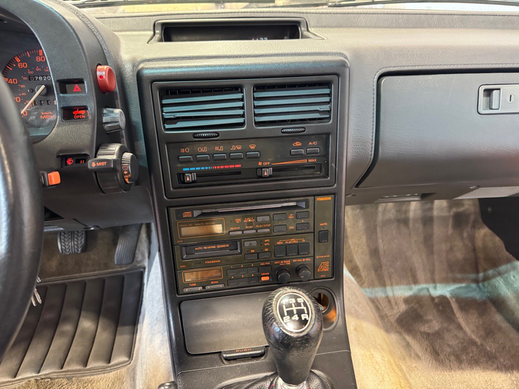 1988 Mazda RX-7 Image 28