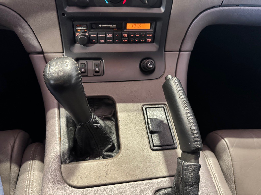1994 Dodge Viper Image 40