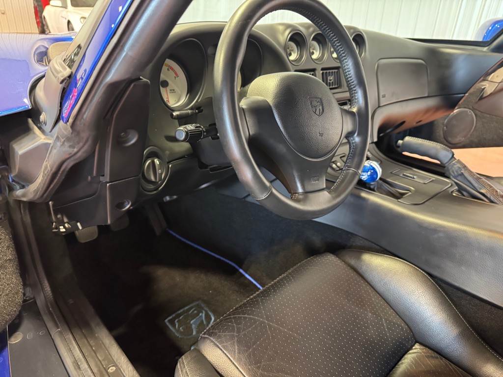 1997 Dodge Viper Image 24