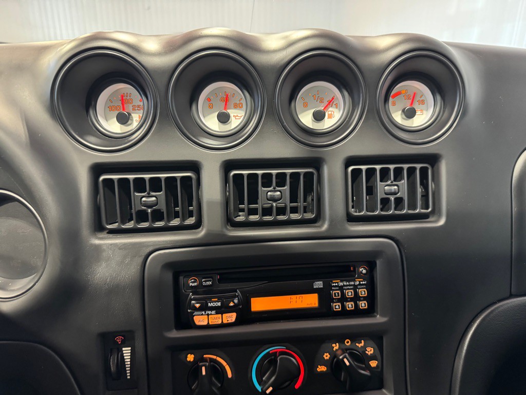 1997 Dodge Viper Image 29