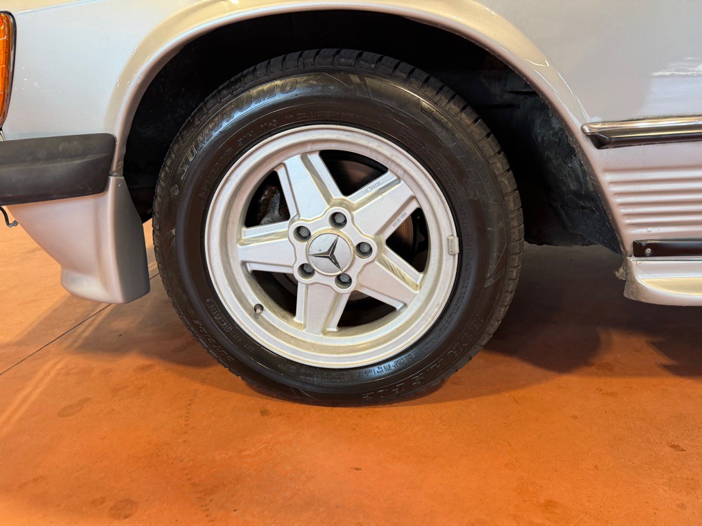 1974 Mercedes-Benz 420-Class Image 10