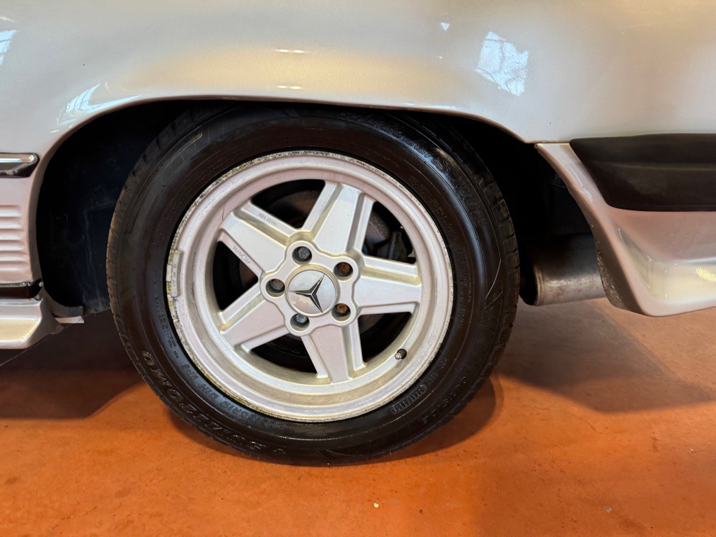 1974 Mercedes-Benz 420-Class Image 11