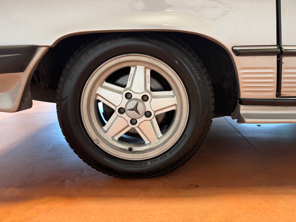1974 Mercedes-Benz 420-Class Image 12