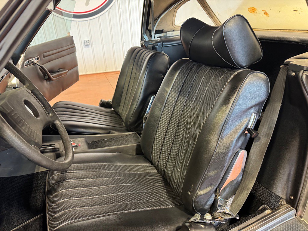 1974 Mercedes-Benz 420-Class Image 16