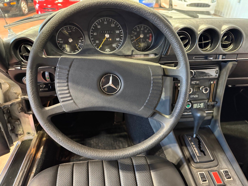 1974 Mercedes-Benz 420-Class Image 24