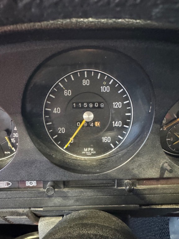 1974 Mercedes-Benz 420-Class Image 25