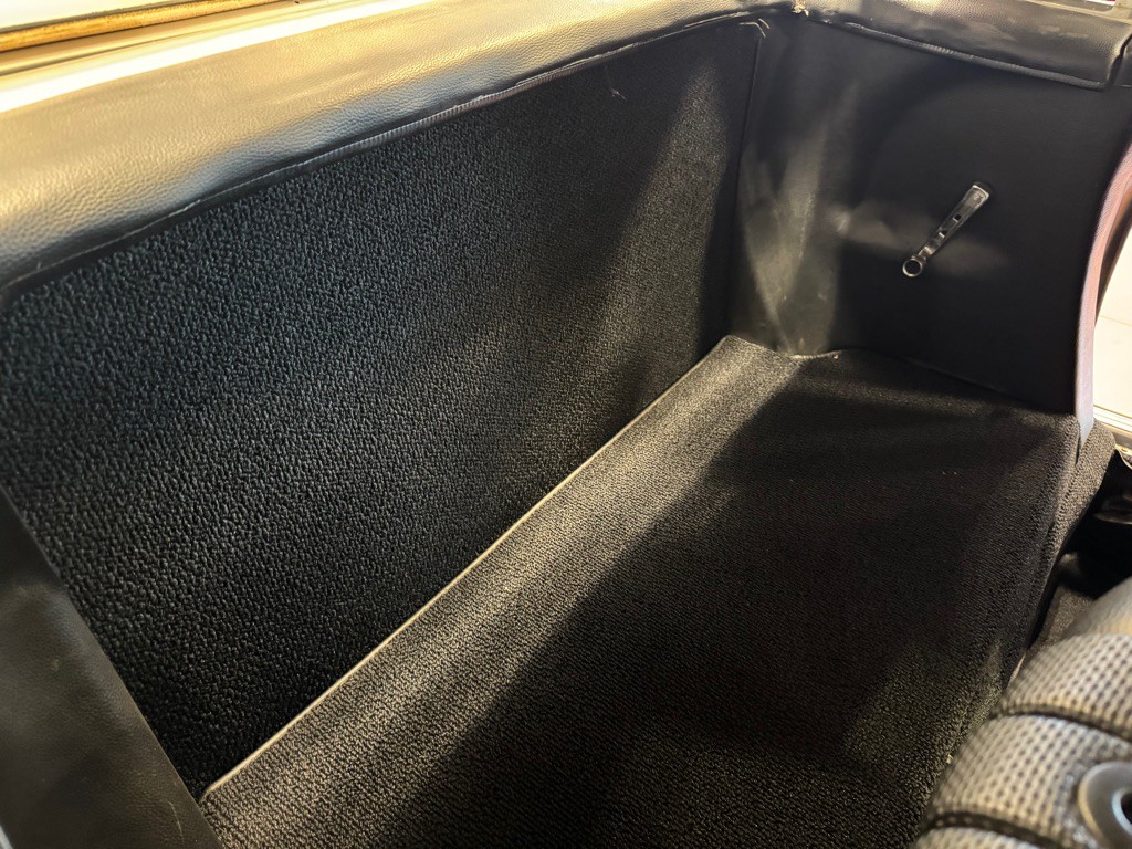 1974 Mercedes-Benz 420-Class Image 26