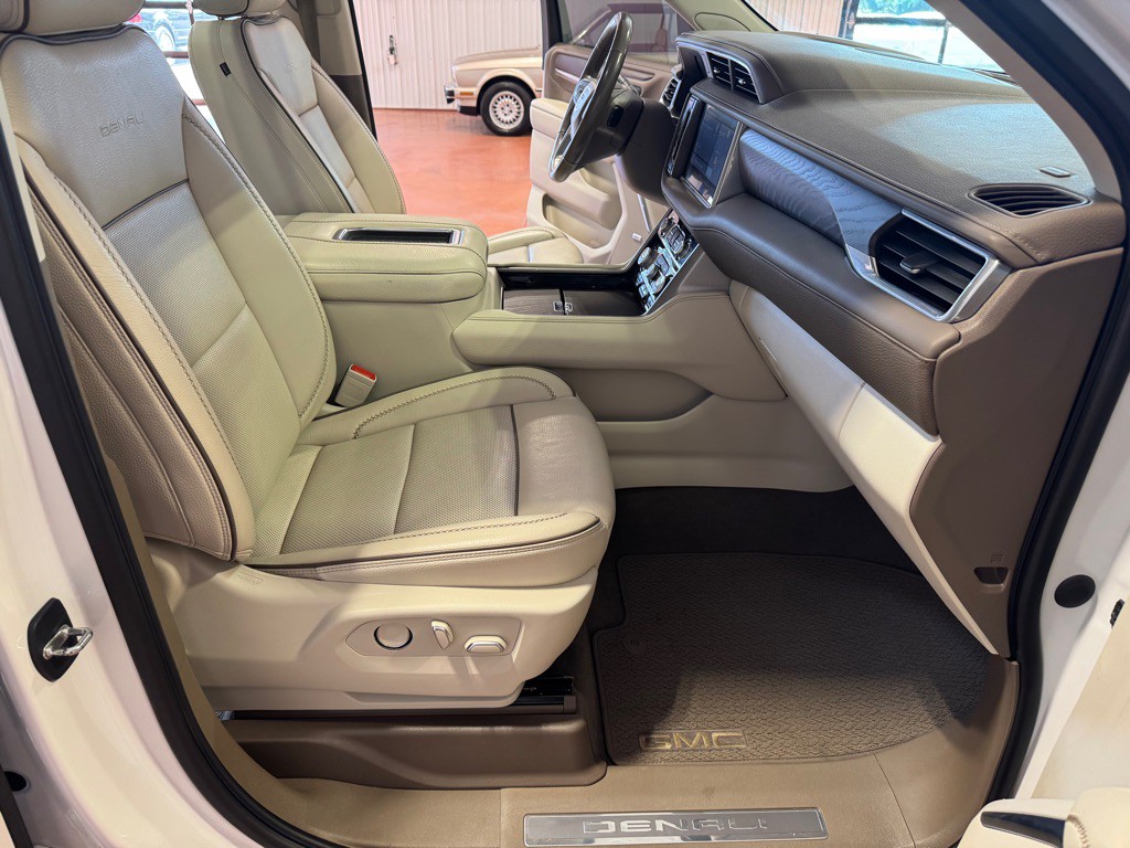 2021 GMC Yukon Image 24