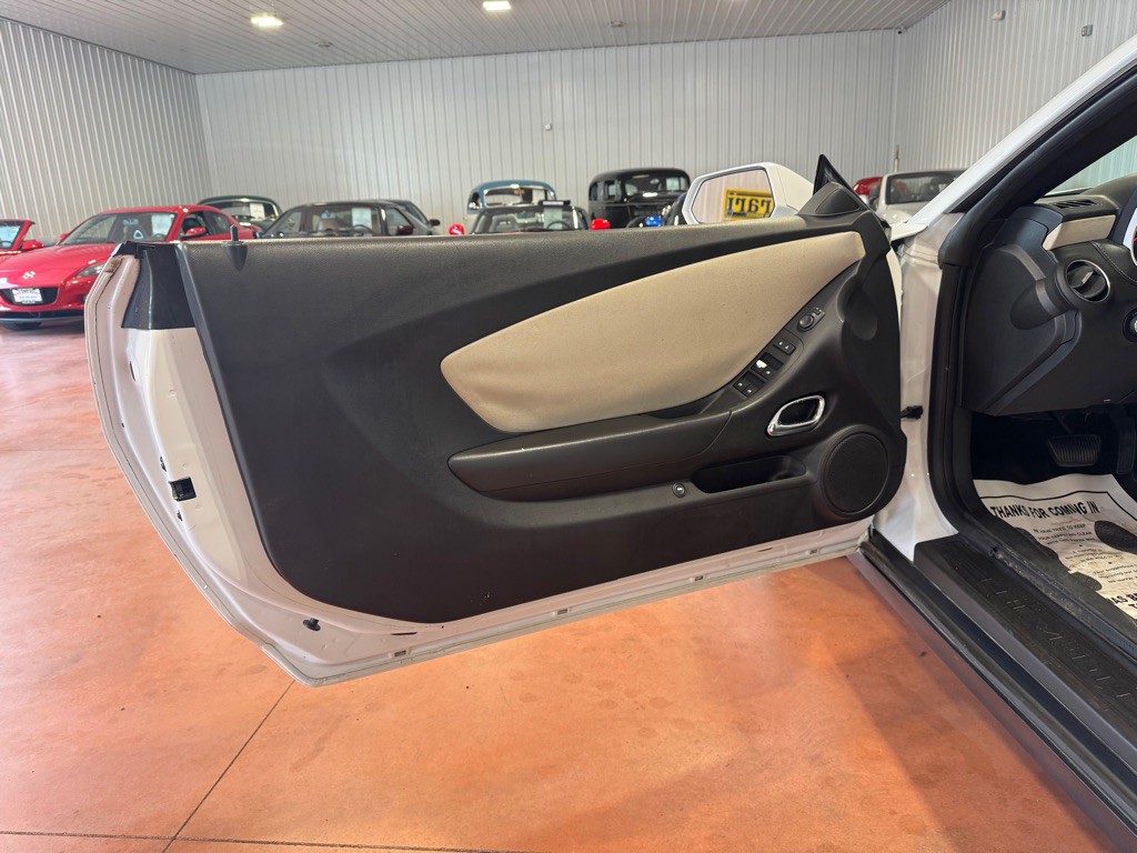 2015 Chevrolet Camaro Image 12