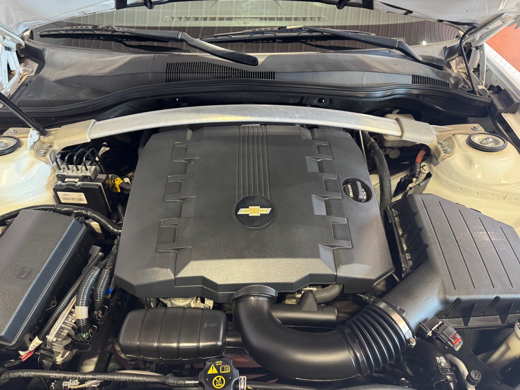 2015 Chevrolet Camaro Image 25