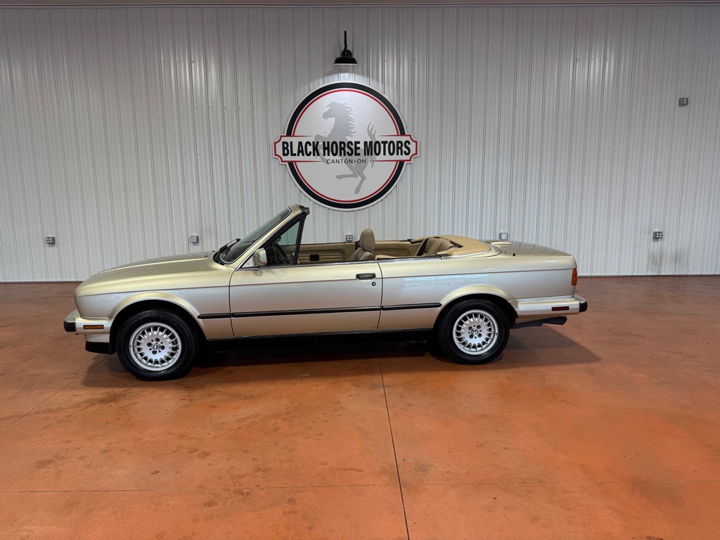 1990 BMW 3 Series Image 1